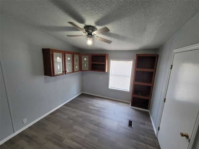 902 DEVILS RIVER Drive, Granbury, TX 76048