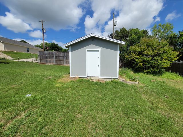 902 DEVILS RIVER Drive, Granbury, TX 76048