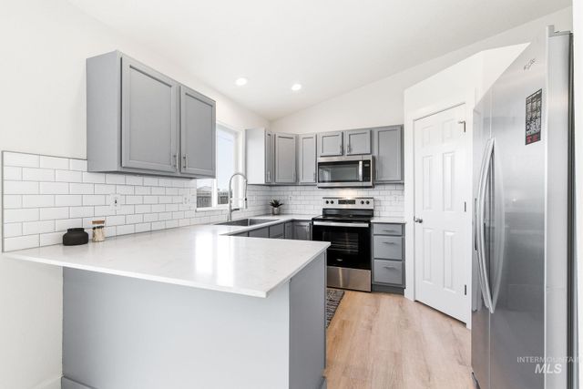 696 W Rams Hill, Kuna, ID 83634