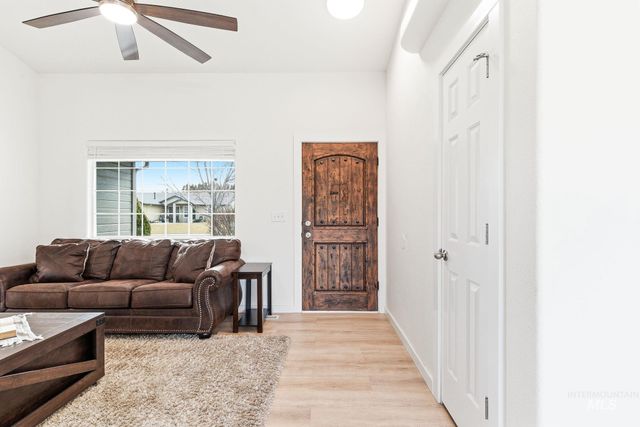 696 W Rams Hill, Kuna, ID 83634