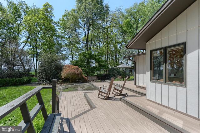 160 N RAMONA RD, Myerstown, PA 17067