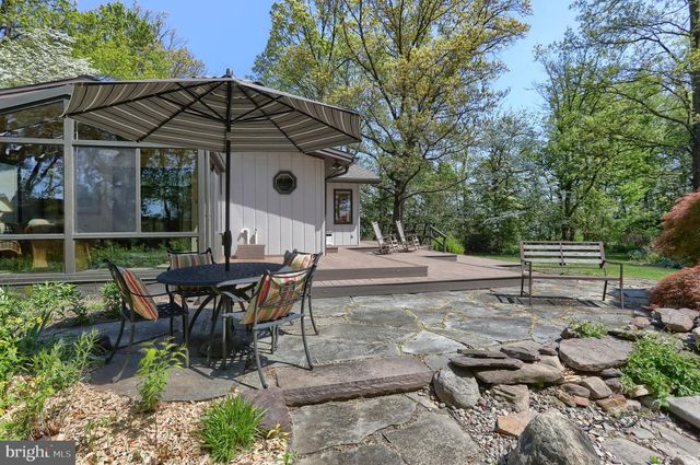 160 N RAMONA RD, Myerstown, PA 17067