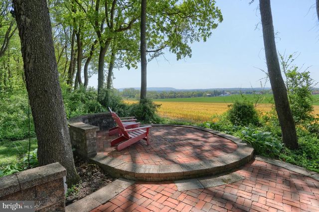 160 N RAMONA RD, Myerstown, PA 17067