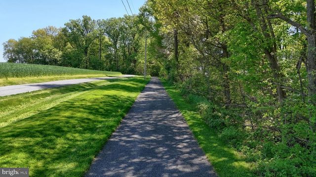 160 N RAMONA RD, Myerstown, PA 17067