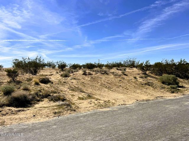 10582 N Garibaldi Drive, California City, CA 93505