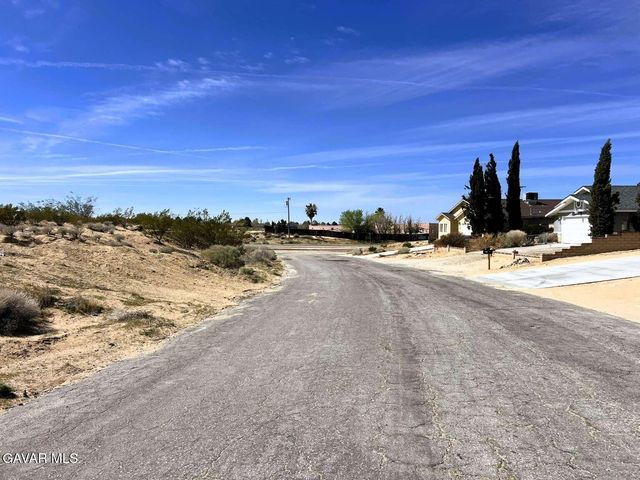 10582 N Garibaldi Drive, California City, CA 93505