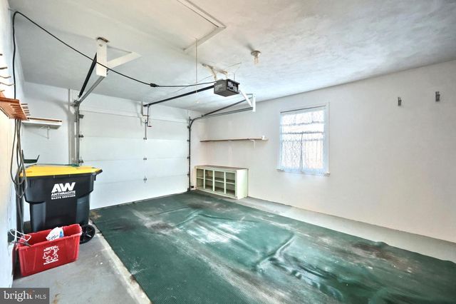 124 IVY DR, Red Lion, PA 17356