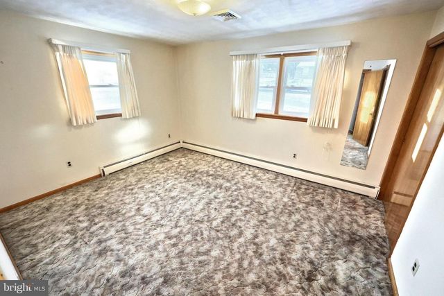 124 IVY DR, Red Lion, PA 17356