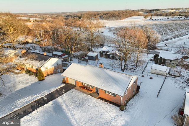 124 IVY DR, Red Lion, PA 17356