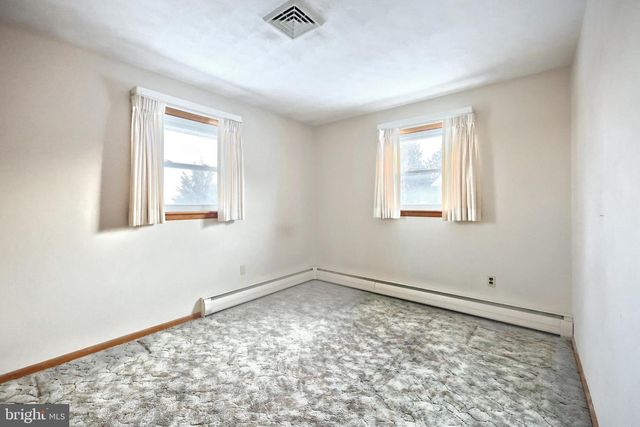 124 IVY DR, Red Lion, PA 17356