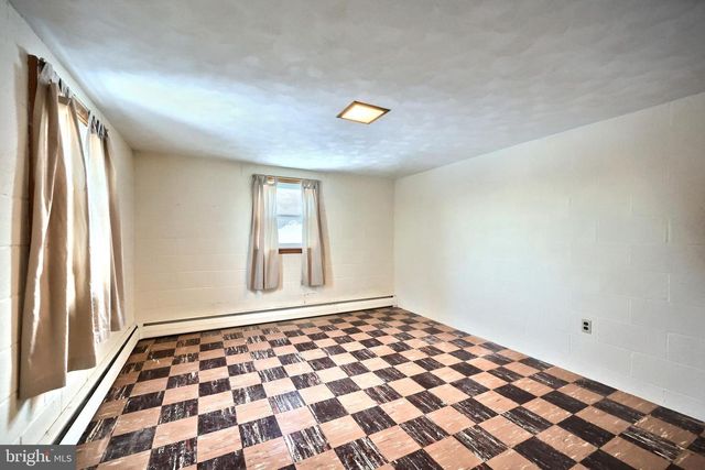 124 IVY DR, Red Lion, PA 17356