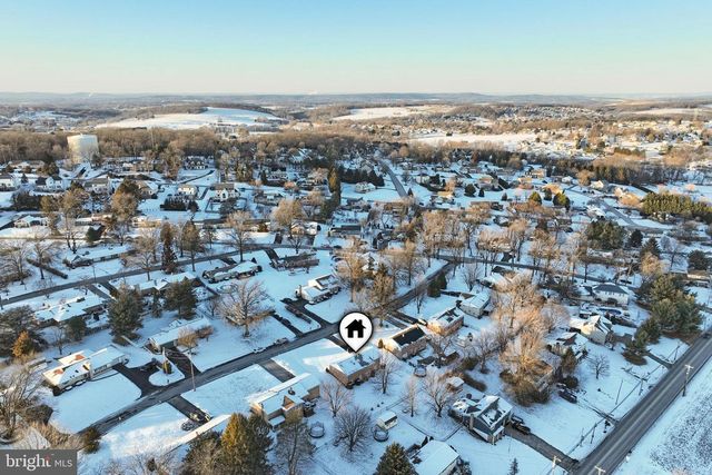 124 IVY DR, Red Lion, PA 17356