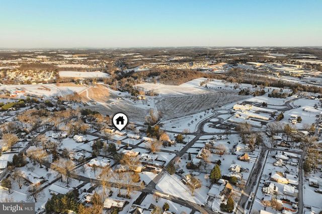 124 IVY DR, Red Lion, PA 17356