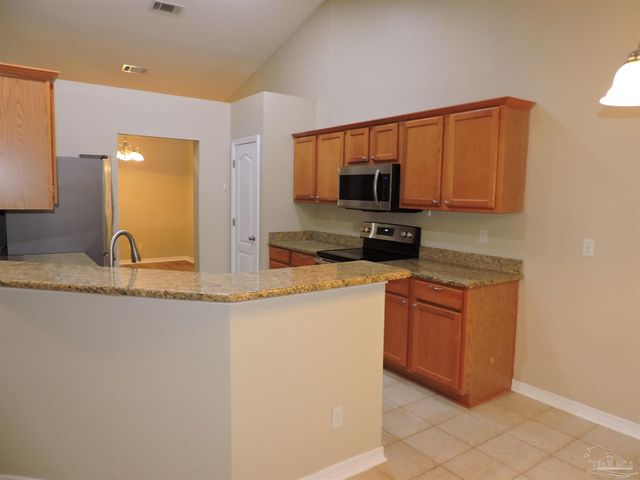 637 Downhaul Dr, Pensacola, FL 32507