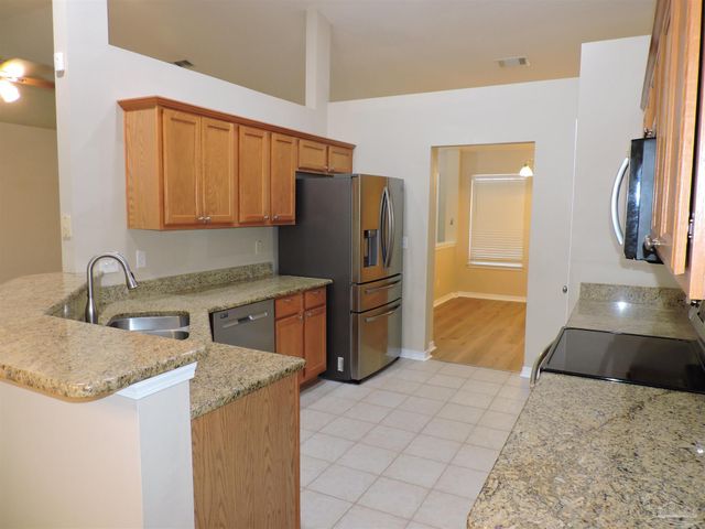 637 Downhaul Dr, Pensacola, FL 32507