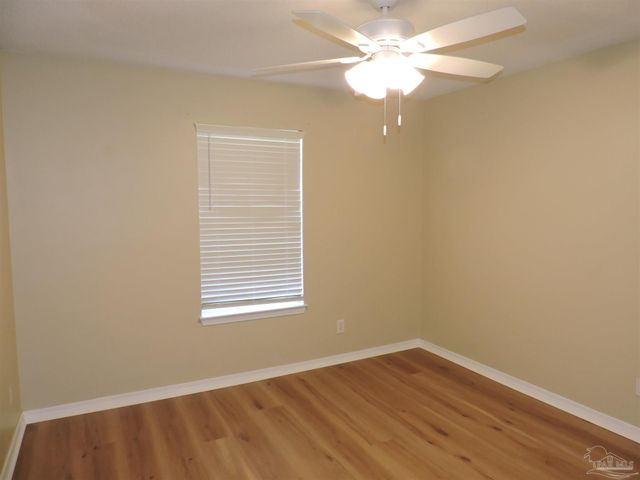 637 Downhaul Dr, Pensacola, FL 32507