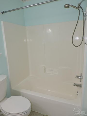 637 Downhaul Dr, Pensacola, FL 32507