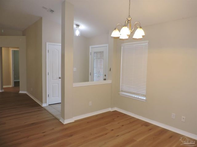 637 Downhaul Dr, Pensacola, FL 32507