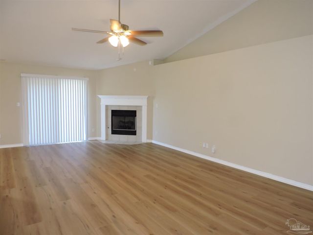 637 Downhaul Dr, Pensacola, FL 32507