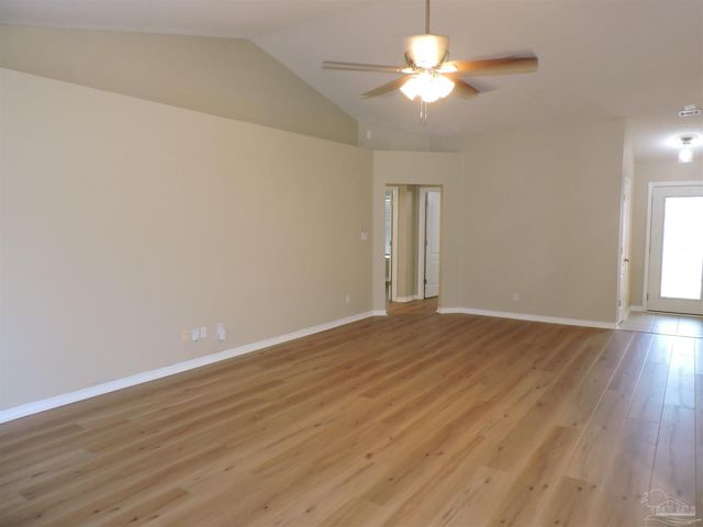 637 Downhaul Dr, Pensacola, FL 32507