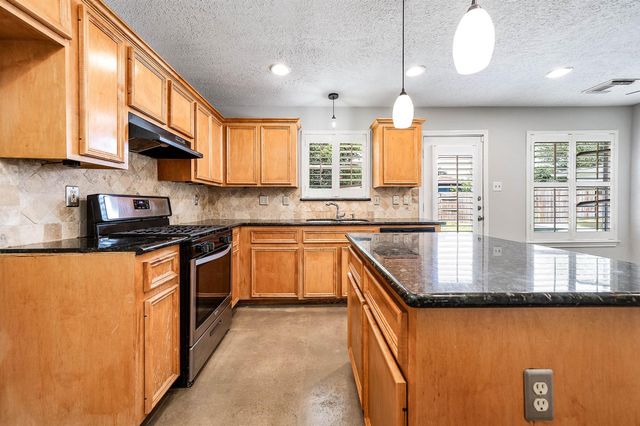 5922 James Place, Houston, TX 77085