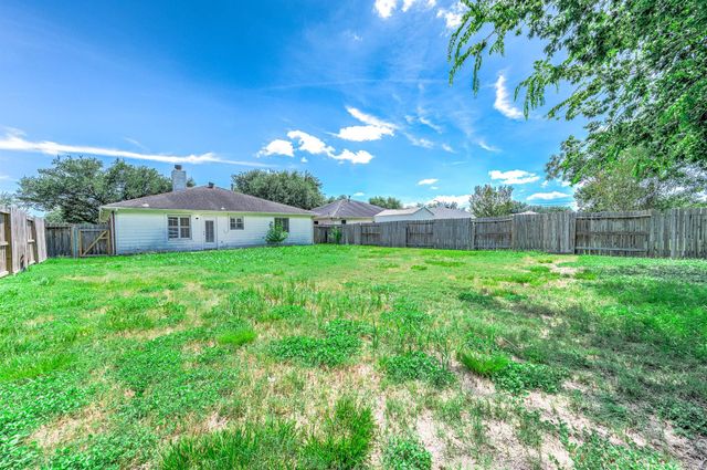 5922 James Place, Houston, TX 77085