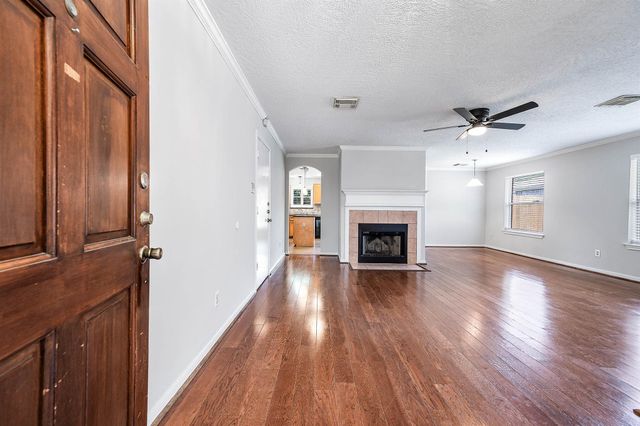 5922 James Place, Houston, TX 77085