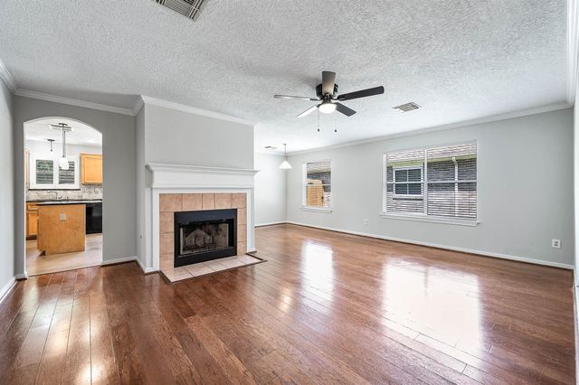 5922 James Place, Houston, TX 77085