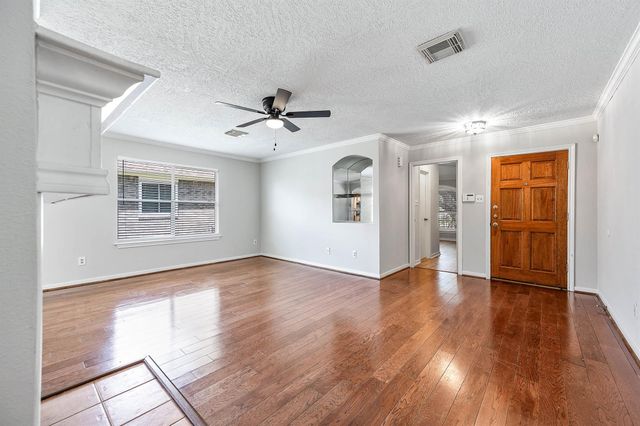 5922 James Place, Houston, TX 77085