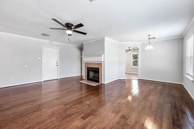 5922 James Place, Houston, TX 77085