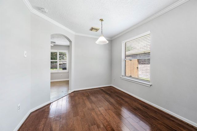 5922 James Place, Houston, TX 77085