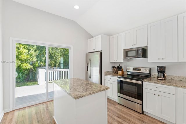 2 POINCIANA COVE RD, St Augustine, FL 32084