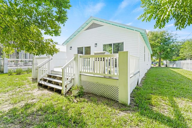 2 POINCIANA COVE RD, St Augustine, FL 32084