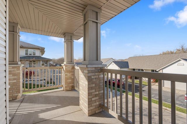 127 Carriage Way, Deforest, WI 53532