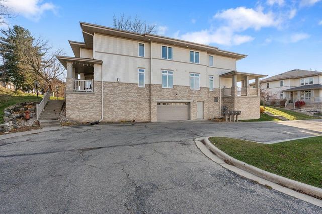 127 Carriage Way, Deforest, WI 53532