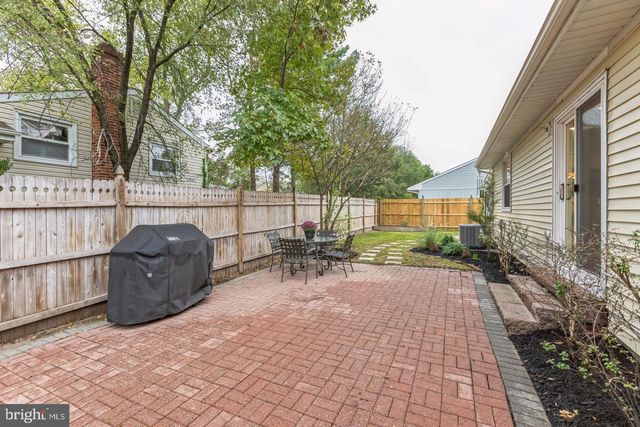 205 BARCLAY LN, Cherry Hill, NJ 08034