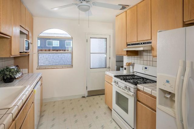 828 San Saba Court, Sunnyvale, CA 94085