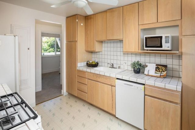 828 San Saba Court, Sunnyvale, CA 94085