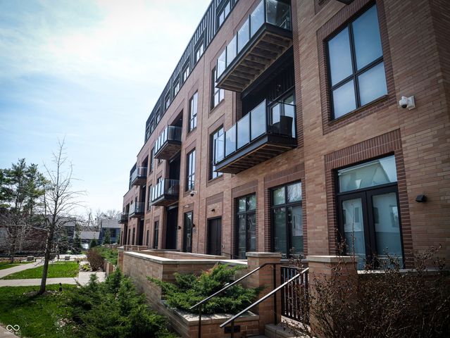 855 N East Street 203-B, Indianapolis, IN 46202