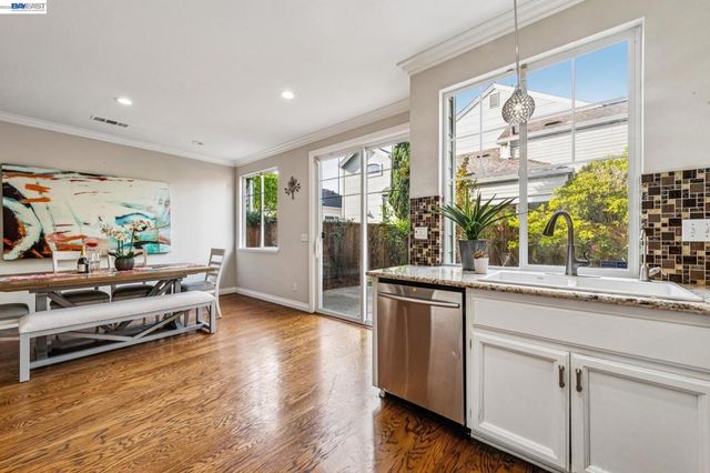 35 Britt Ct, Alameda, CA 94502