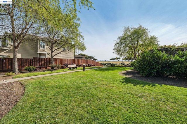 35 Britt Ct, Alameda, CA 94502