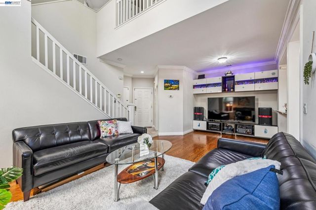 35 Britt Ct, Alameda, CA 94502