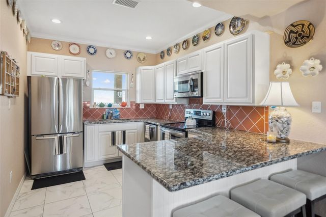 521 Beachfront Drive, Matagorda, TX 77457