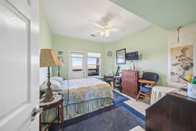 521 Beachfront Drive, Matagorda, TX 77457