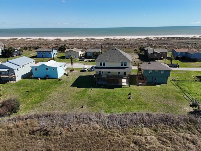 521 Beachfront Drive, Matagorda, TX 77457