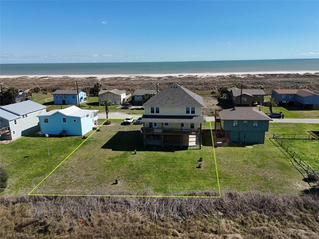 521 Beachfront Drive, Matagorda, TX 77457