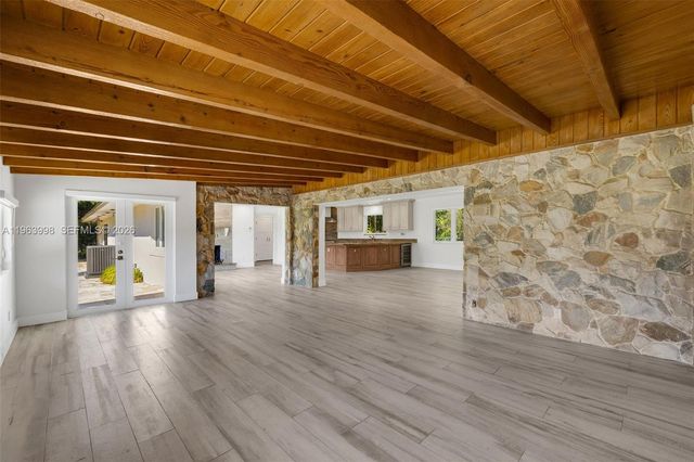 10110 SW 66th St, Miami, FL 33173