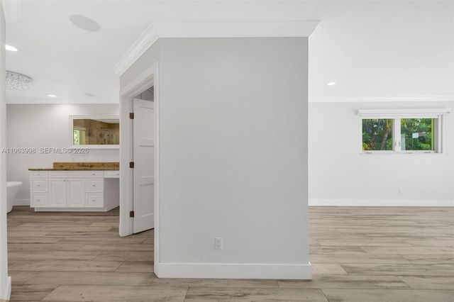 10110 SW 66th St, Miami, FL 33173