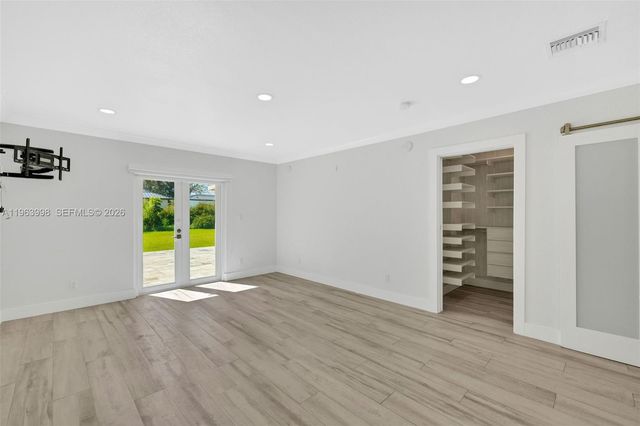 10110 SW 66th St, Miami, FL 33173