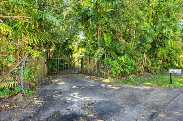 10110 SW 66th St, Miami, FL 33173